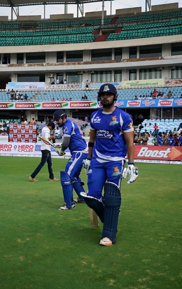 CCL6 Semi Final Karnataka Bulldozers vs Bengal Tigers Match Photos