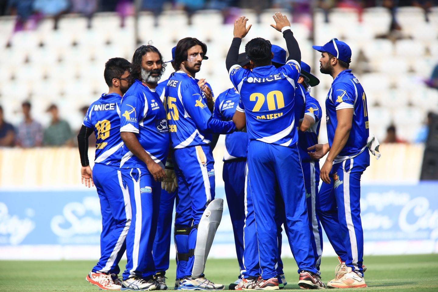 CCL6 Semi Final Karnataka Bulldozers vs Bengal Tigers Match Photos