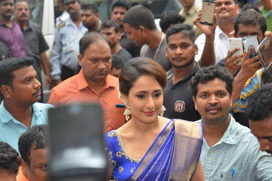 Celebrities at Launch of Kalamandir 25th Store Photos