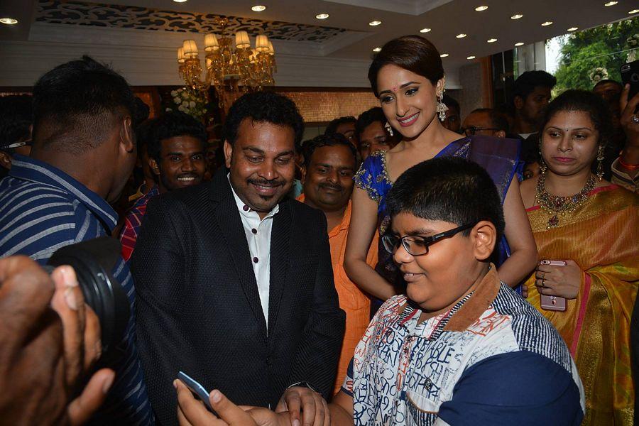 Celebrities at Launch of Kalamandir 25th Store Photos