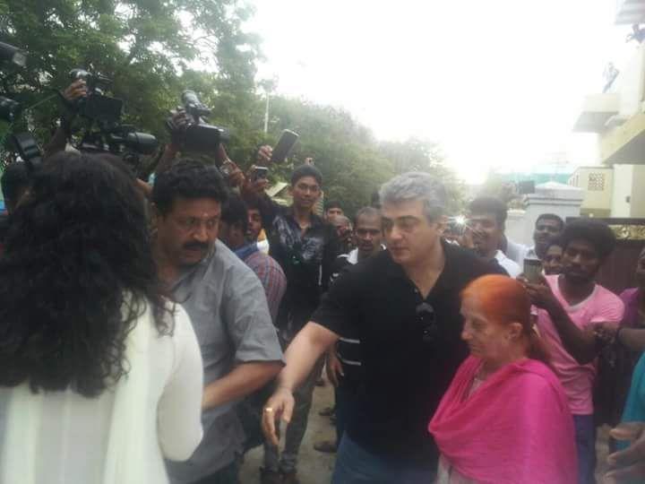 Celebrities Cast their Vote in Tamil Nadu Elections 2016 Photos