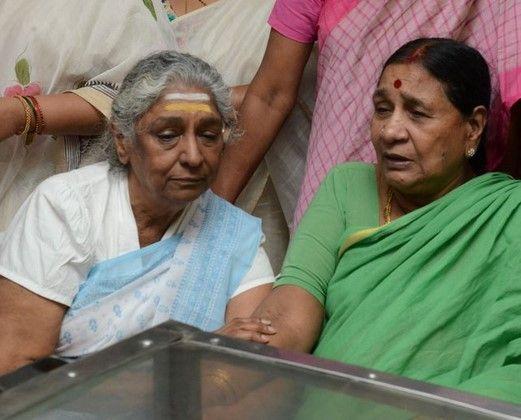 Celebrities Pay Homage to Edida Nageswara Rao Photos