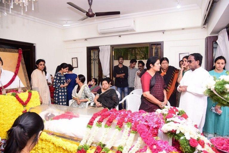 Celebrities Pay Homage To Nandamuri Harikrishna Images