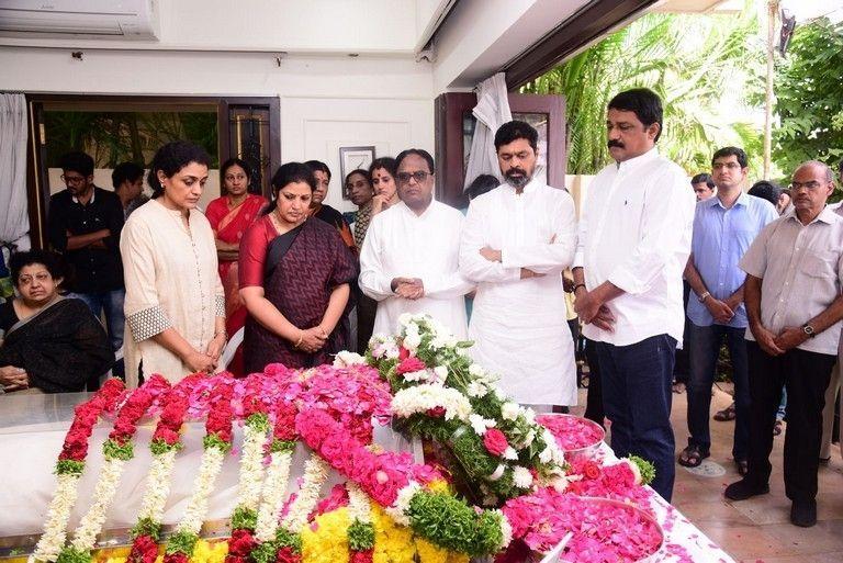 Celebrities Pay Homage To Nandamuri Harikrishna Images