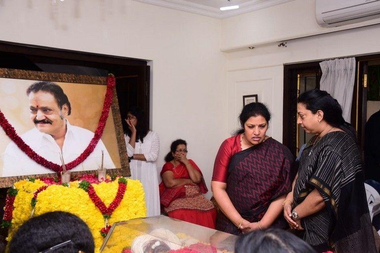 Celebrities Pay Homage To Nandamuri Harikrishna Images