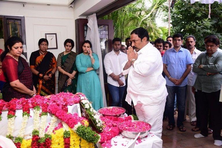 Celebrities Pay Homage To Nandamuri Harikrishna Images