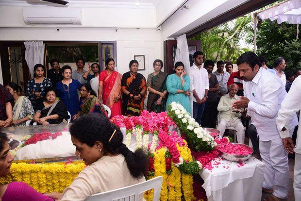 Celebrities Pay Homage To Nandamuri Harikrishna Pictures