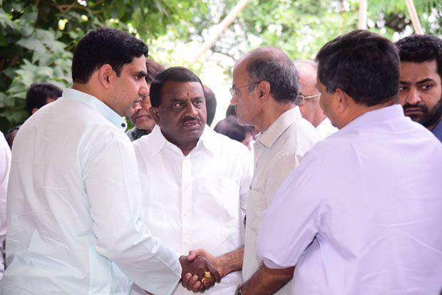 Celebrities Pay Homage To Nandamuri Harikrishna Pictures