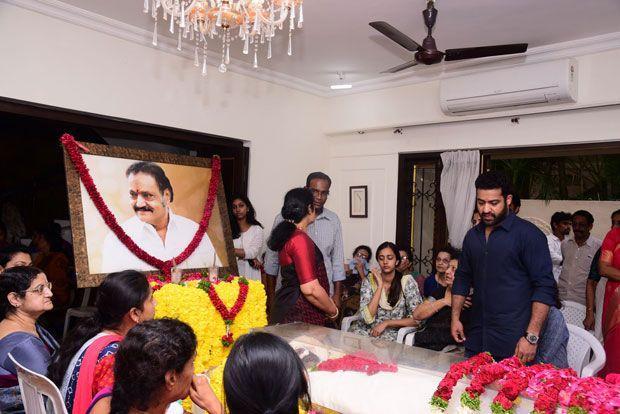 Celebrities Pay Homage To Nandamuri Harikrishna Pictures