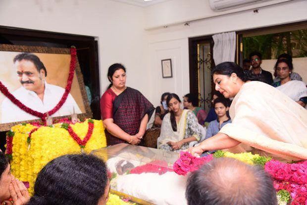 Celebrities Pay Homage To Nandamuri Harikrishna Pictures