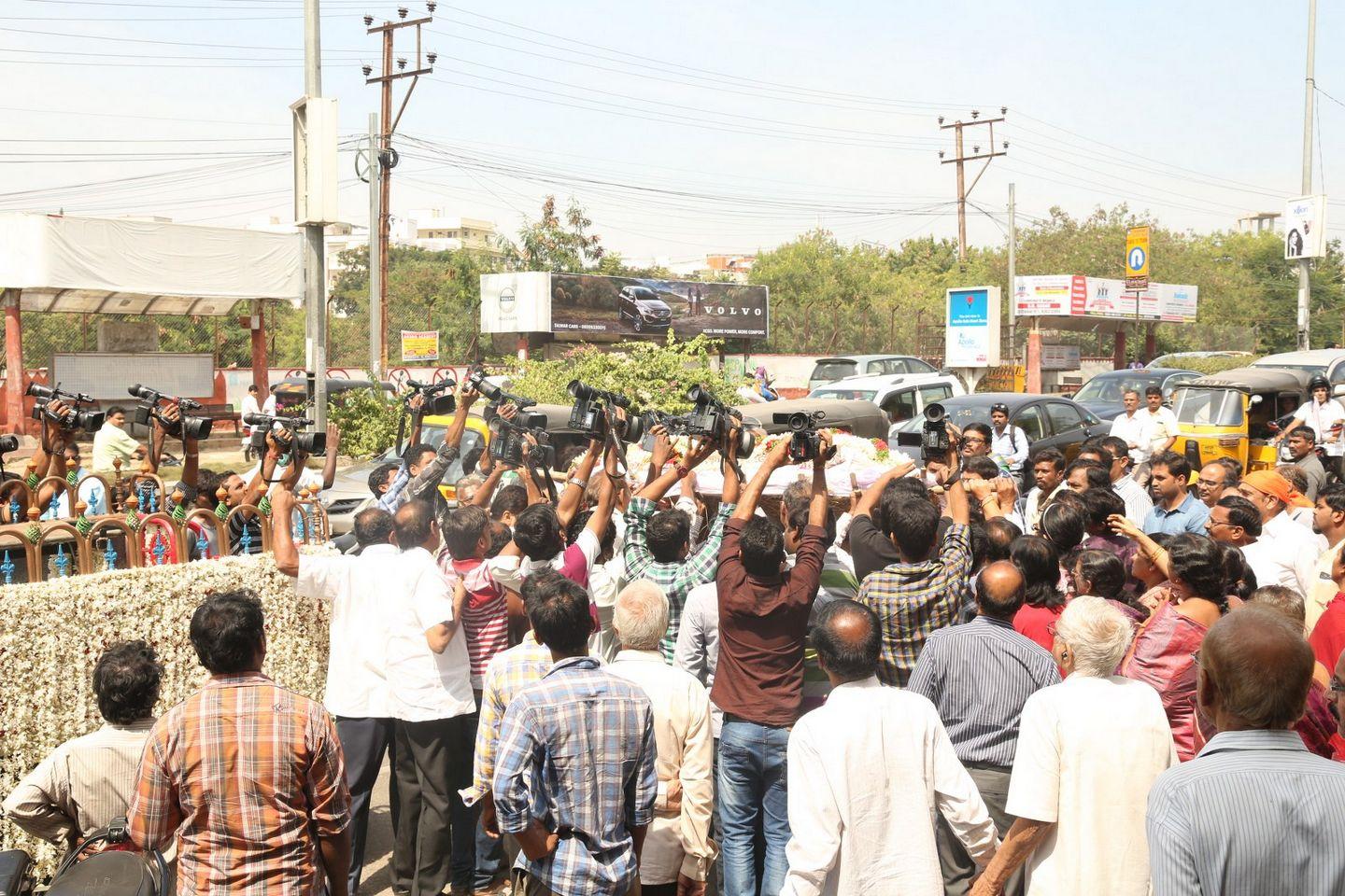 Celebrities Paying Homage To Mada Venkateswara Rao Photos