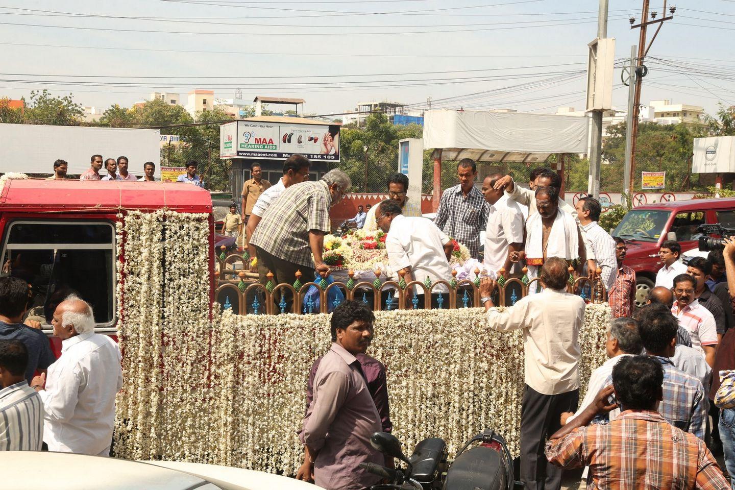 Celebrities Paying Homage To Mada Venkateswara Rao Photos