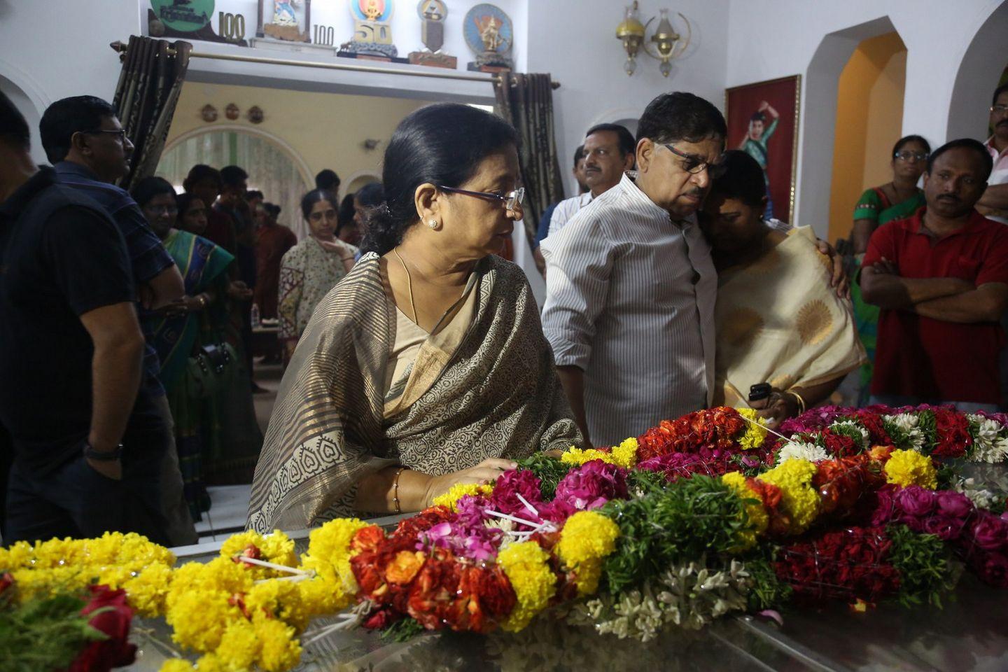 Celebrities Paying Homage To Mada Venkateswara Rao Photos