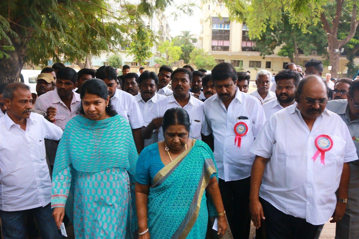 Celebrities Vote in Tamil Nadu Elections 2016 Photos