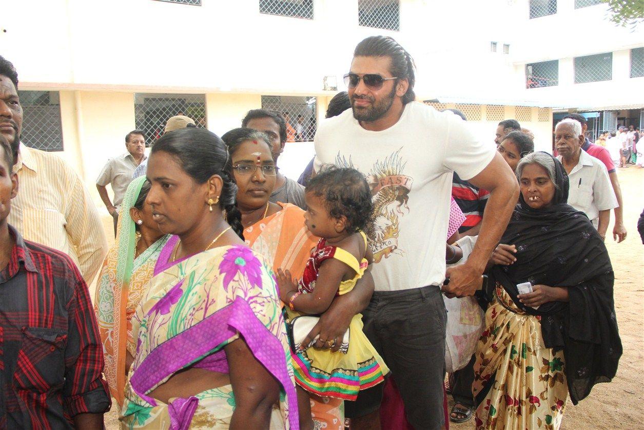 Celebrities Vote in Tamil Nadu Elections 2016 Photos