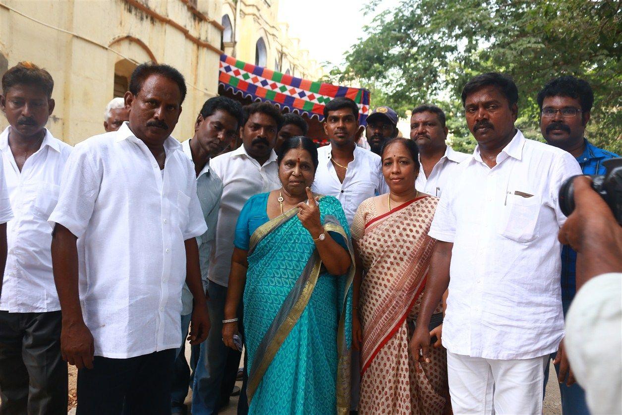 Celebrities Vote in Tamil Nadu Elections 2016 Photos