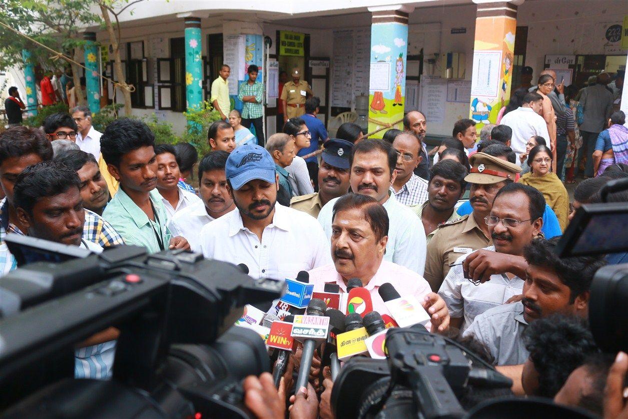 Celebrities Vote in Tamil Nadu Elections 2016 Photos