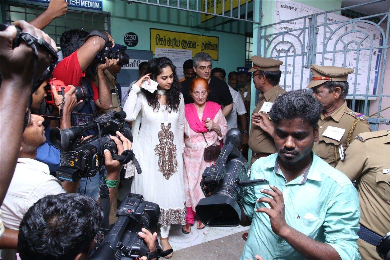 Celebrities Vote in Tamil Nadu Elections 2016 Photos