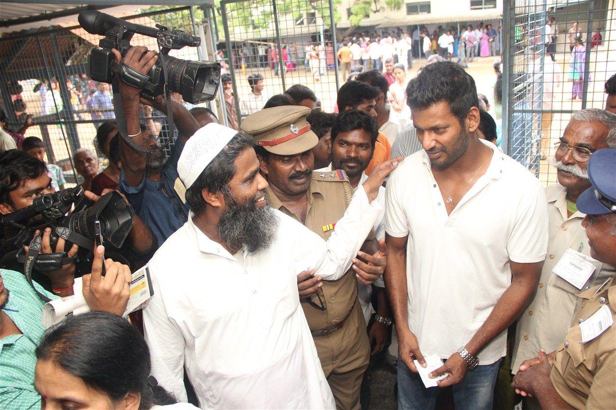 Celebrities Vote in Tamil Nadu Elections 2016 Photos