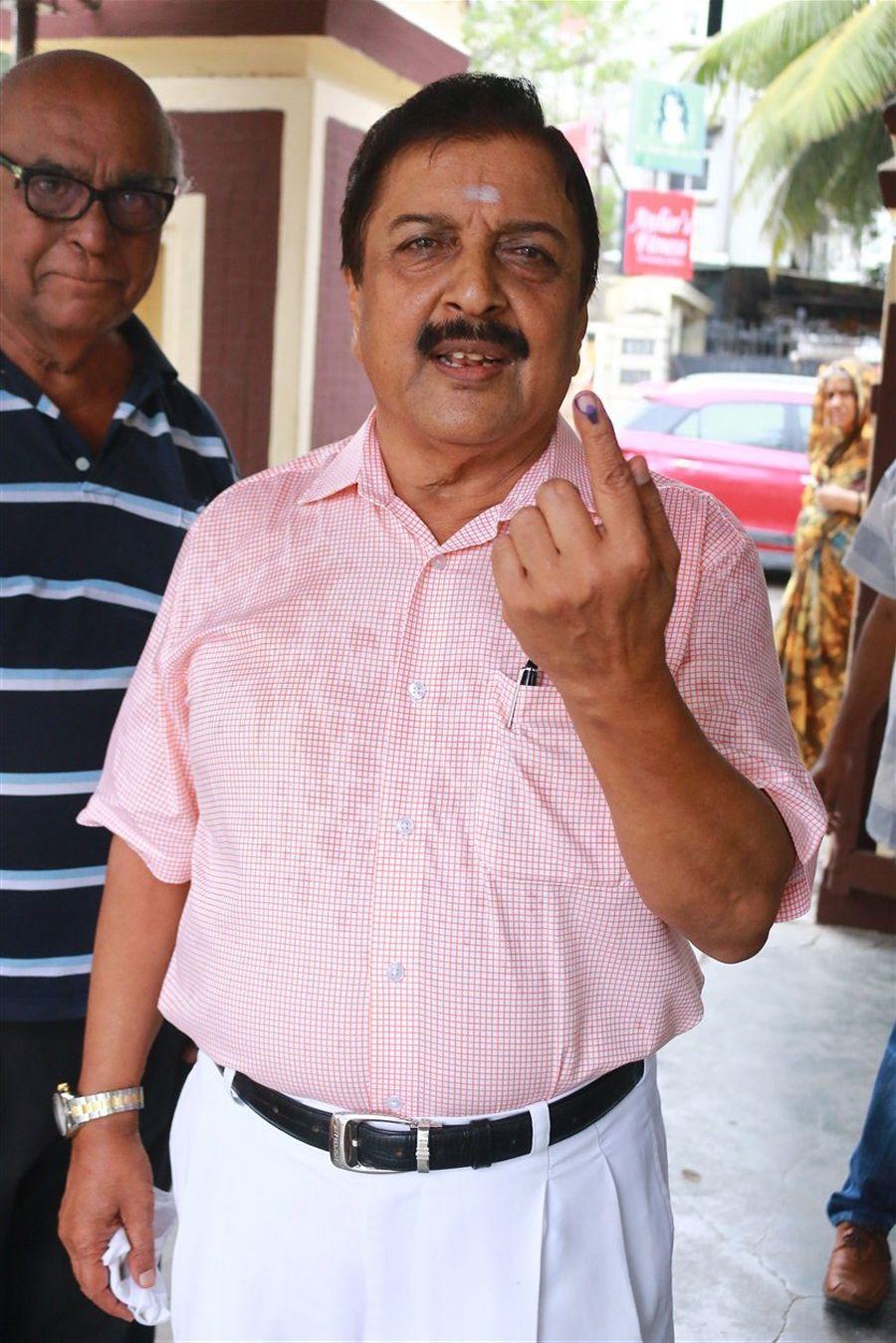 Celebrities Vote in Tamil Nadu Elections 2016 Photos