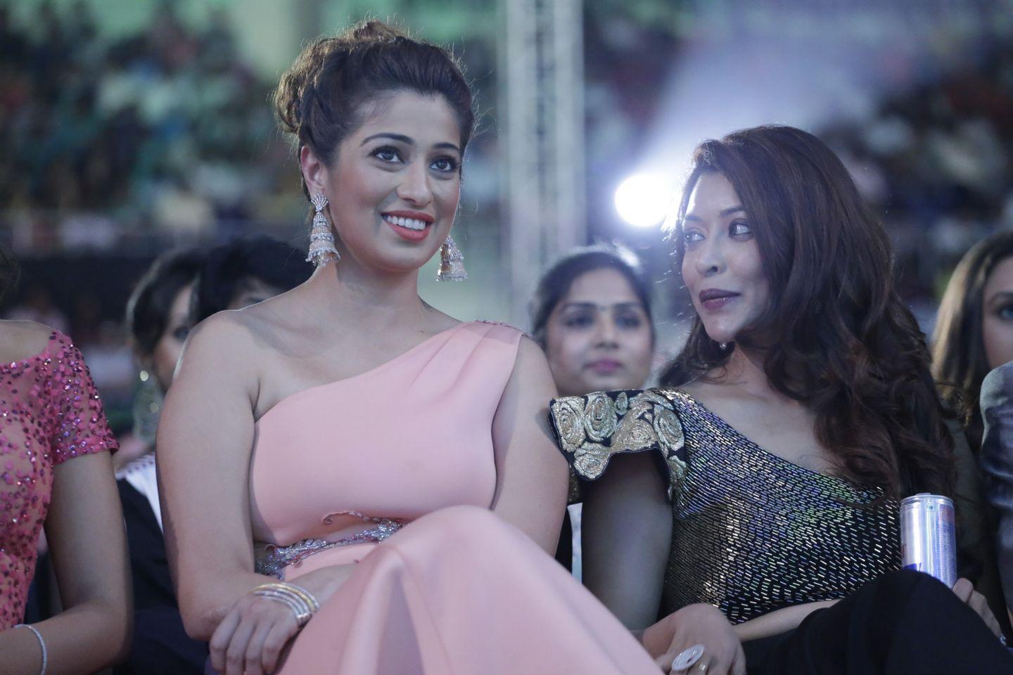 Celebs At Britannia Filmfare Awards South Pics