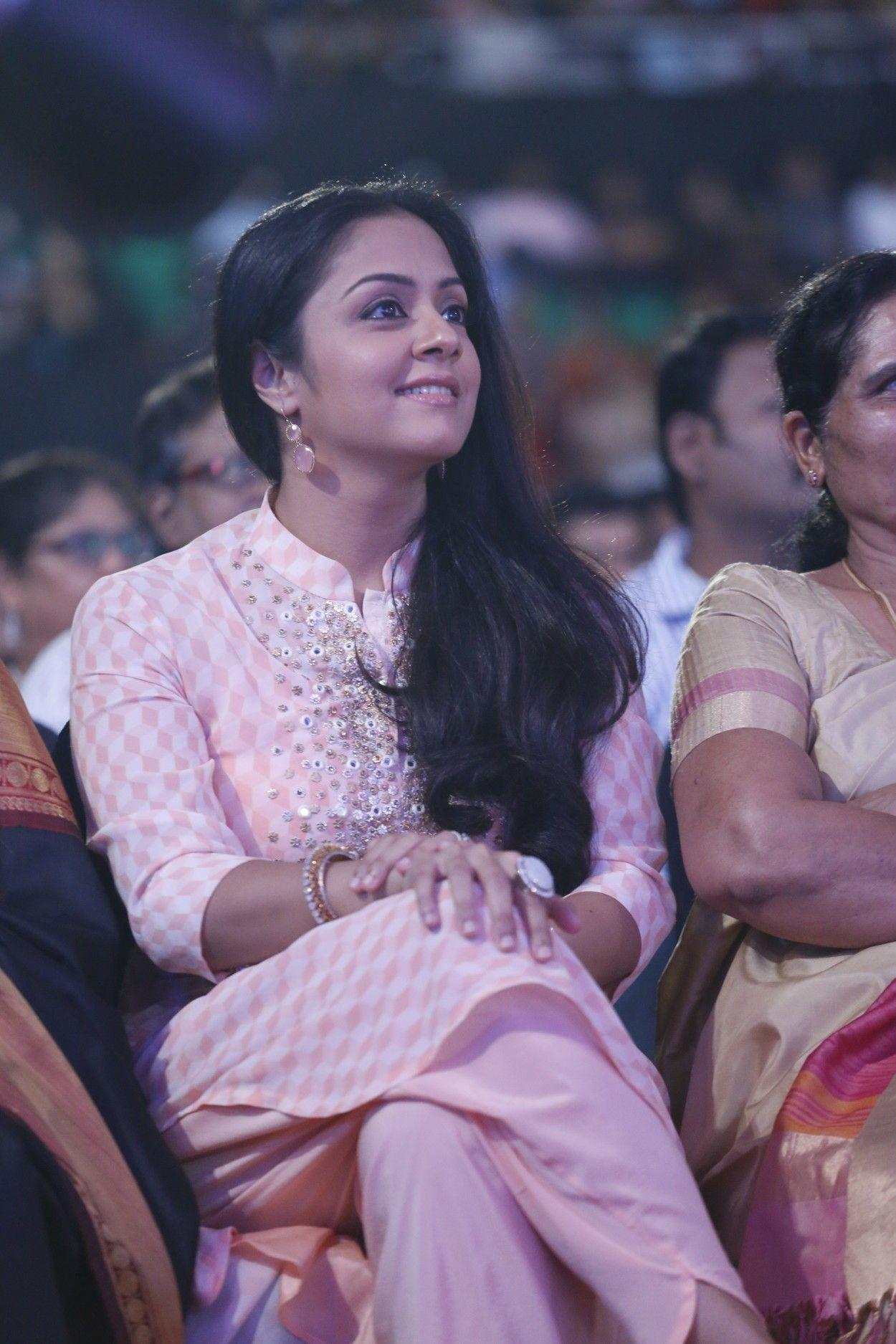 Celebs At Britannia Filmfare Awards South Pics