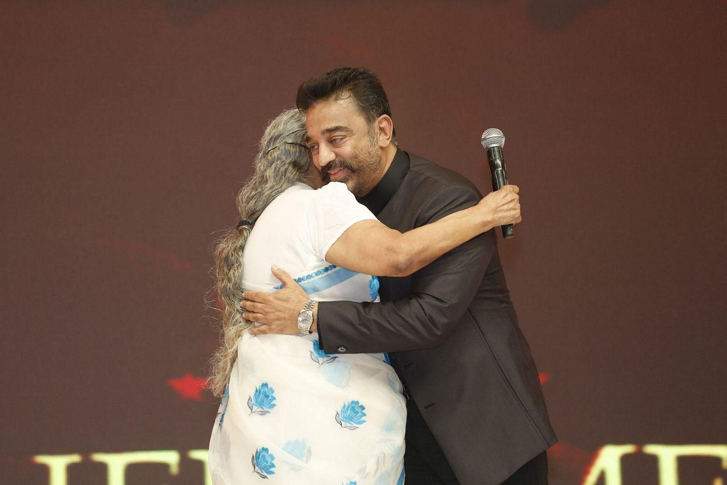 Celebs at Mirchi Music Awards 2014 Photos