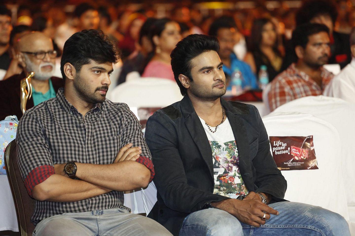 Celebs at Mirchi Music Awards 2014 Photos