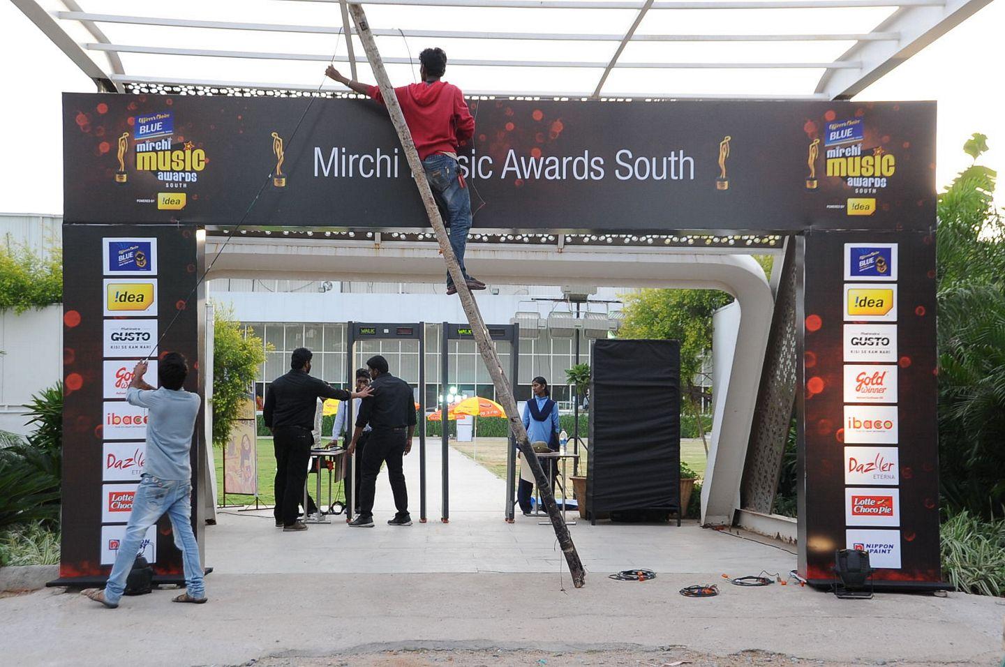 Celebs at Mirchi Music Awards 2014 Photos