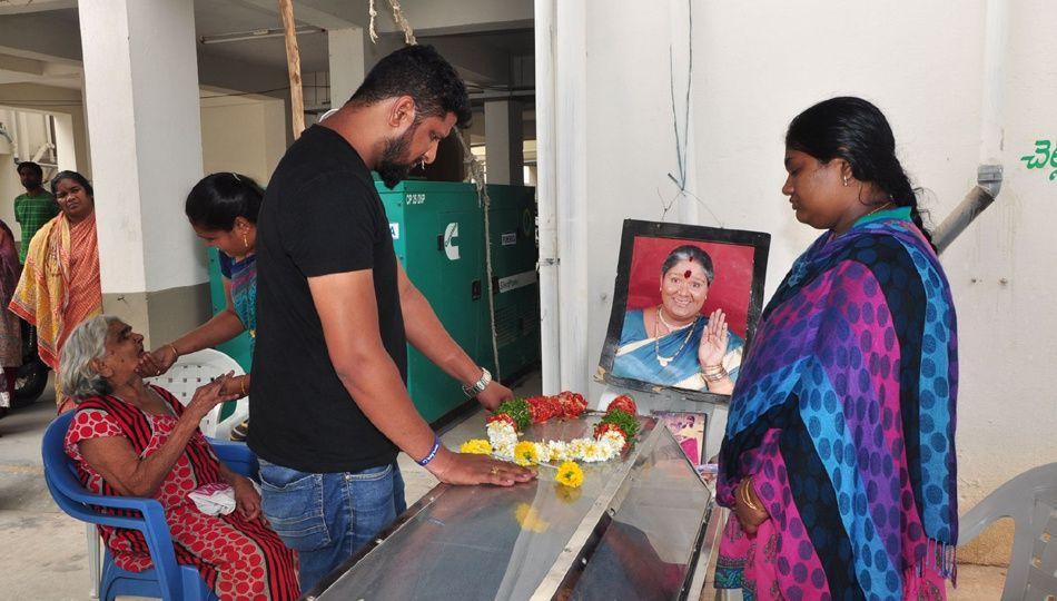 Celebs Pay Tribute To Actress Banda Jyothi Photos