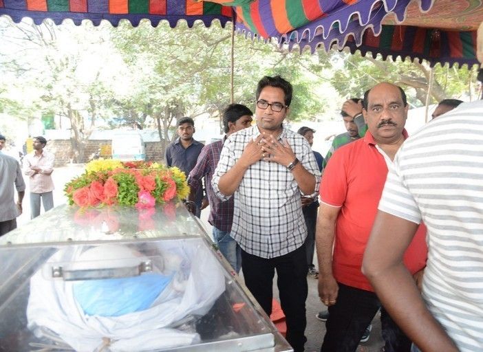 Celebs Pay Tribute To Ranganath Photos