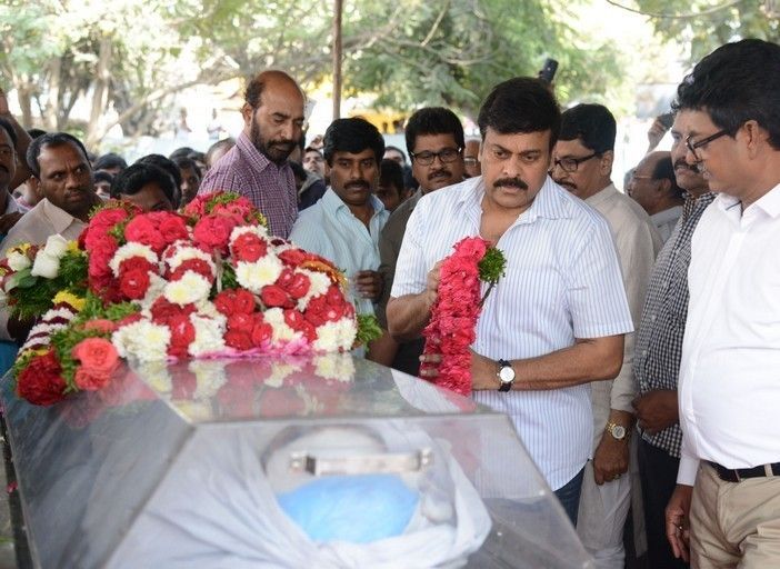 Celebs Pay Tribute To Ranganath Photos