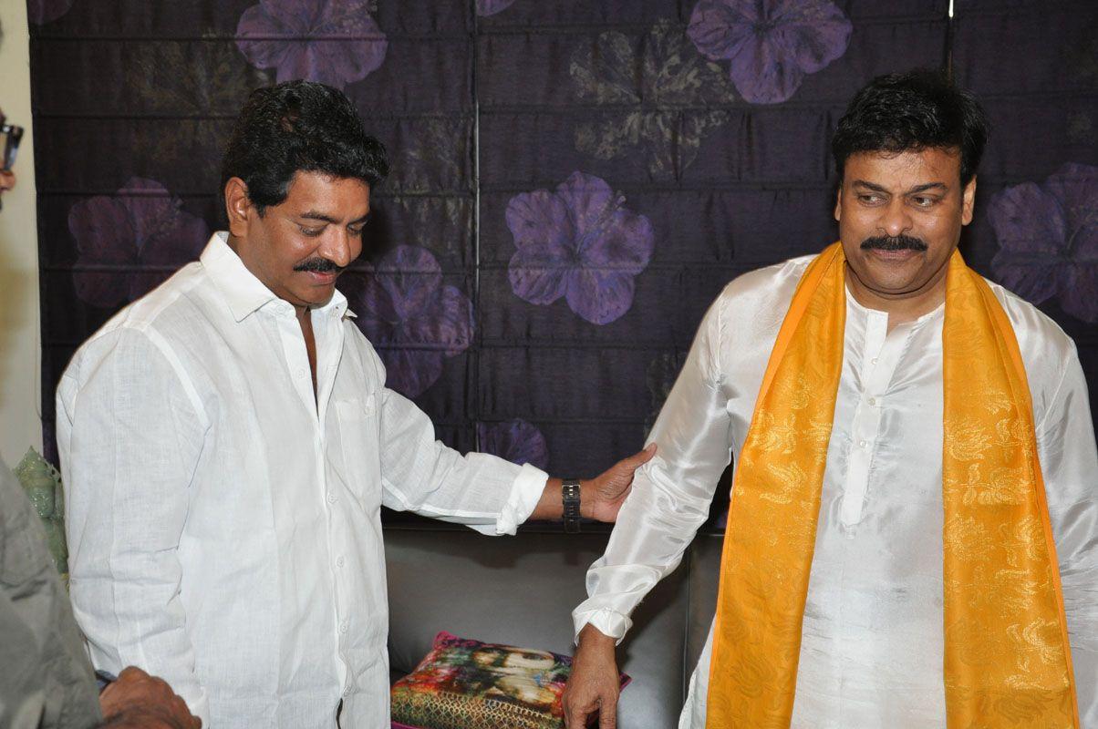 Chiranjeevi Birthday Celebrations at House Photos