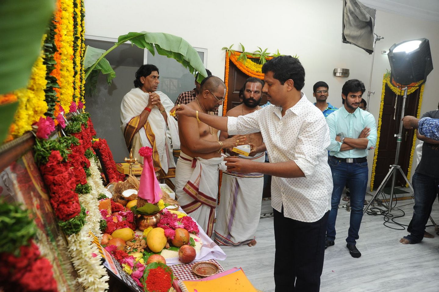 Chuttalabbai Opening Photos