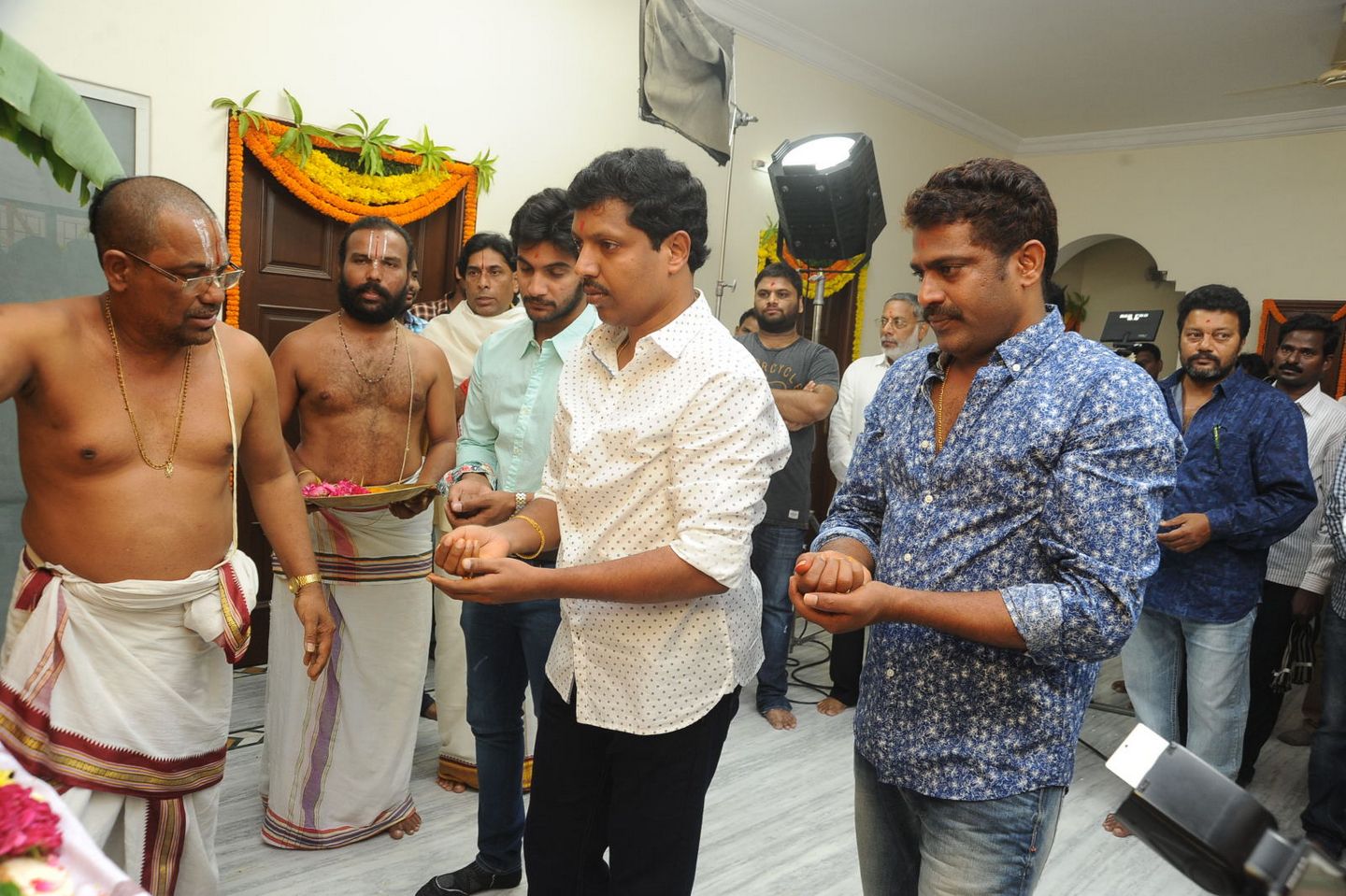 Chuttalabbai Opening Photos