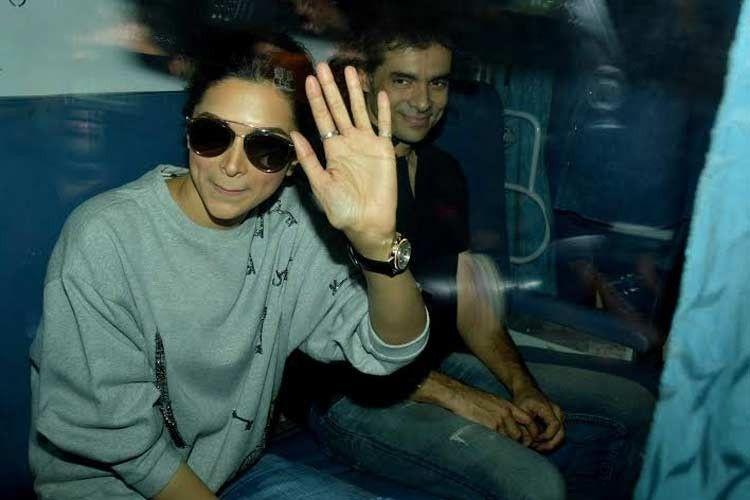 Deepika Ranbir Imtiaz Alis Train Journey Pictures