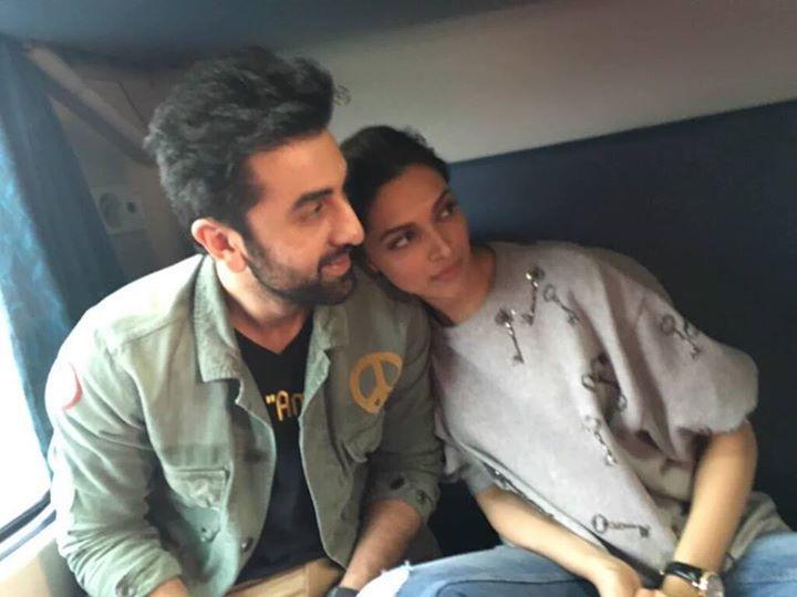 Deepika Ranbir Imtiaz Alis Train Journey Pictures