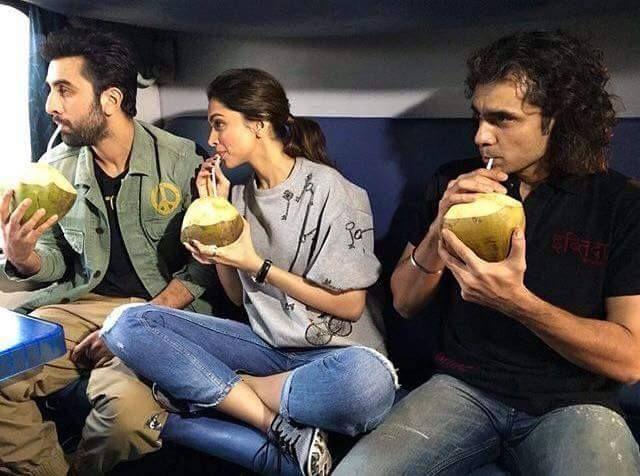 Deepika Ranbir Imtiaz Alis Train Journey Pictures