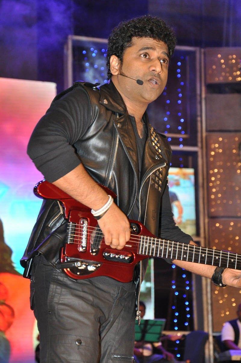 Devi sri Dance perfarmence at S/O Satyamurthy Audio