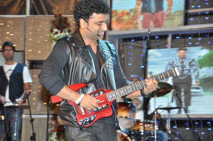 Devi sri Dance perfarmence at S/O Satyamurthy Audio