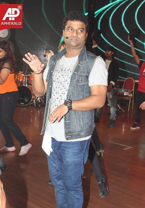 Devi Sri Prasad Dance Rehearsal for Srimanthudu Audio Launch