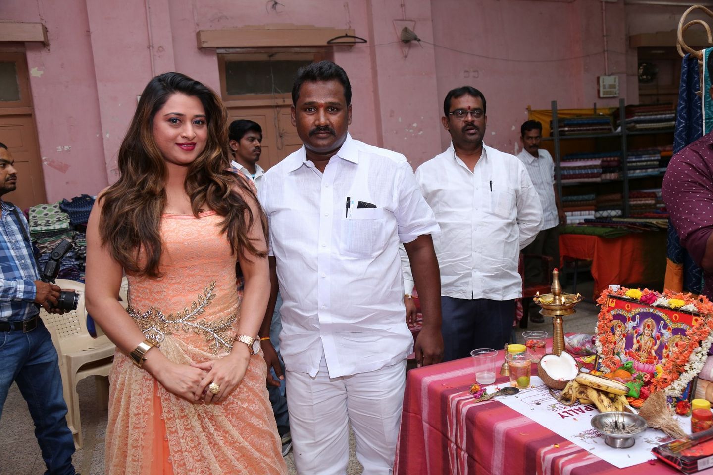 Farah Khan Launched Pochampally Ikat art Mela Photos