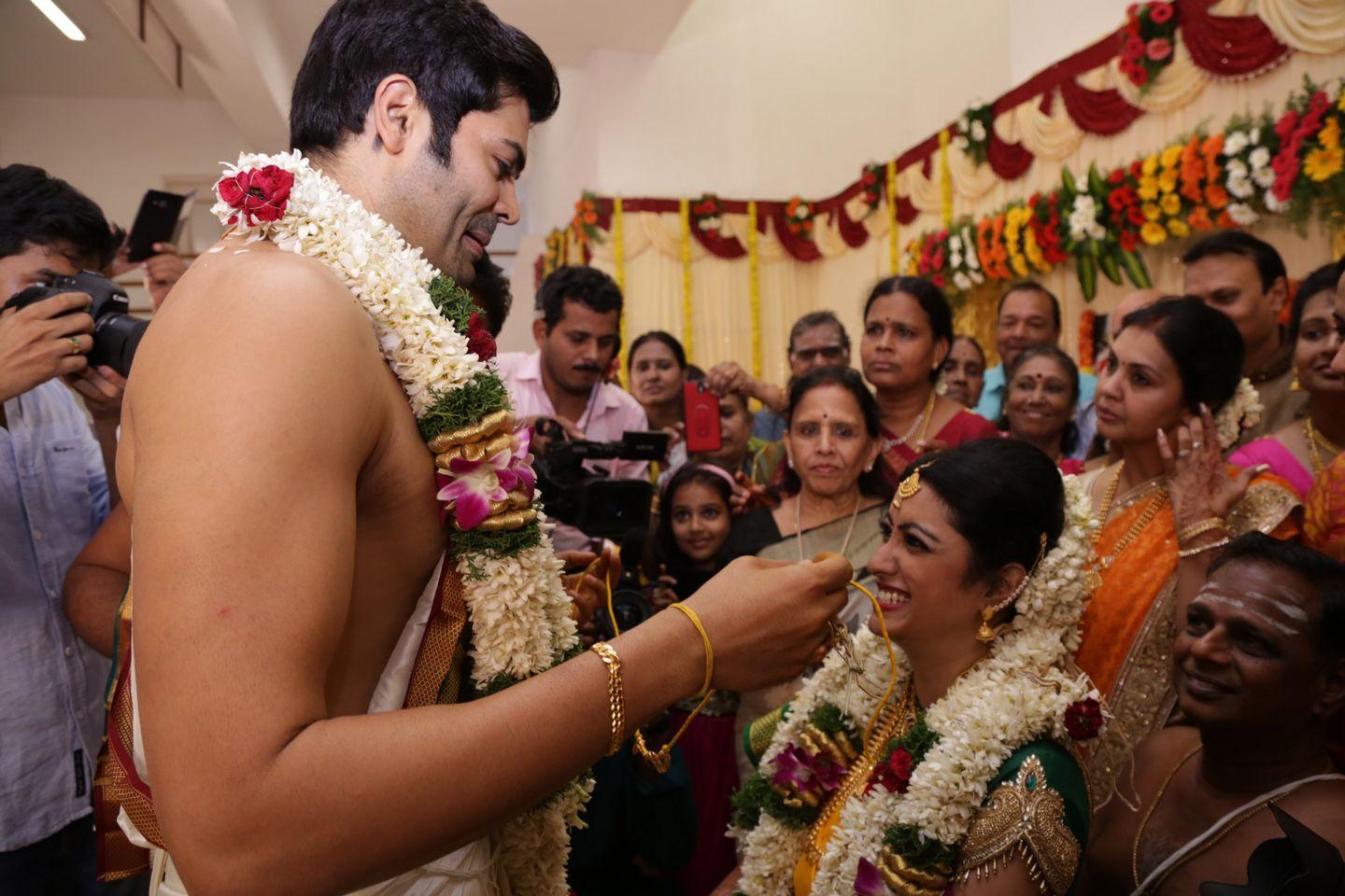 Ganesh Venkatram Nisha Wedding Pics