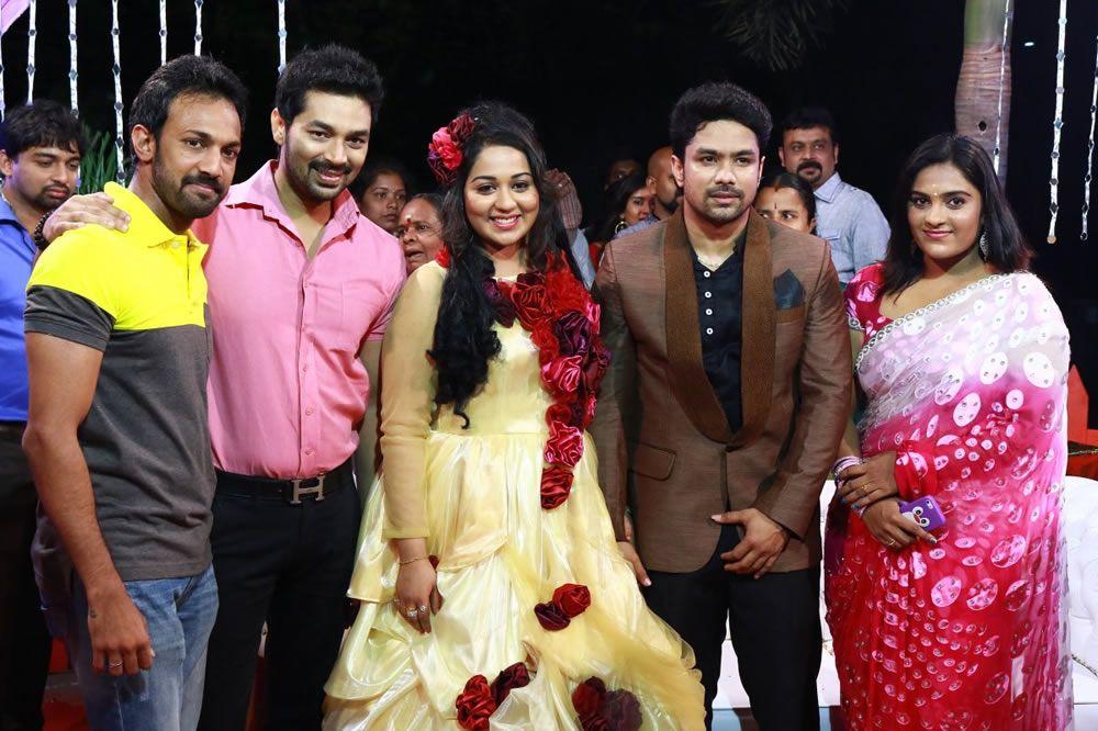 Harish Abinaya Wedding Reception Photos