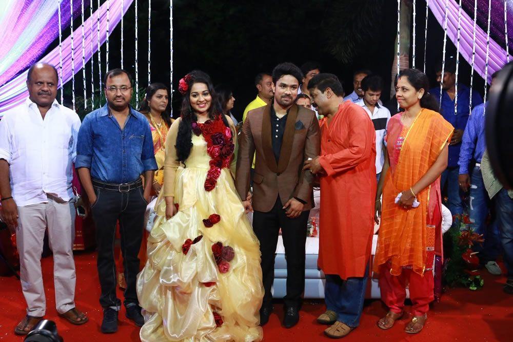 Harish Abinaya Wedding Reception Photos