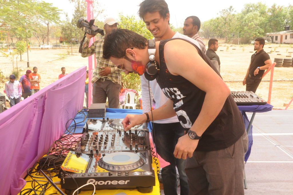 Hyderabad Biggest Holi Celebrations Photos