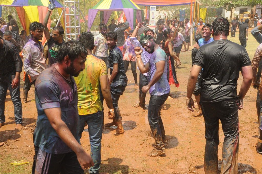 Hyderabad Biggest Holi Celebrations Photos
