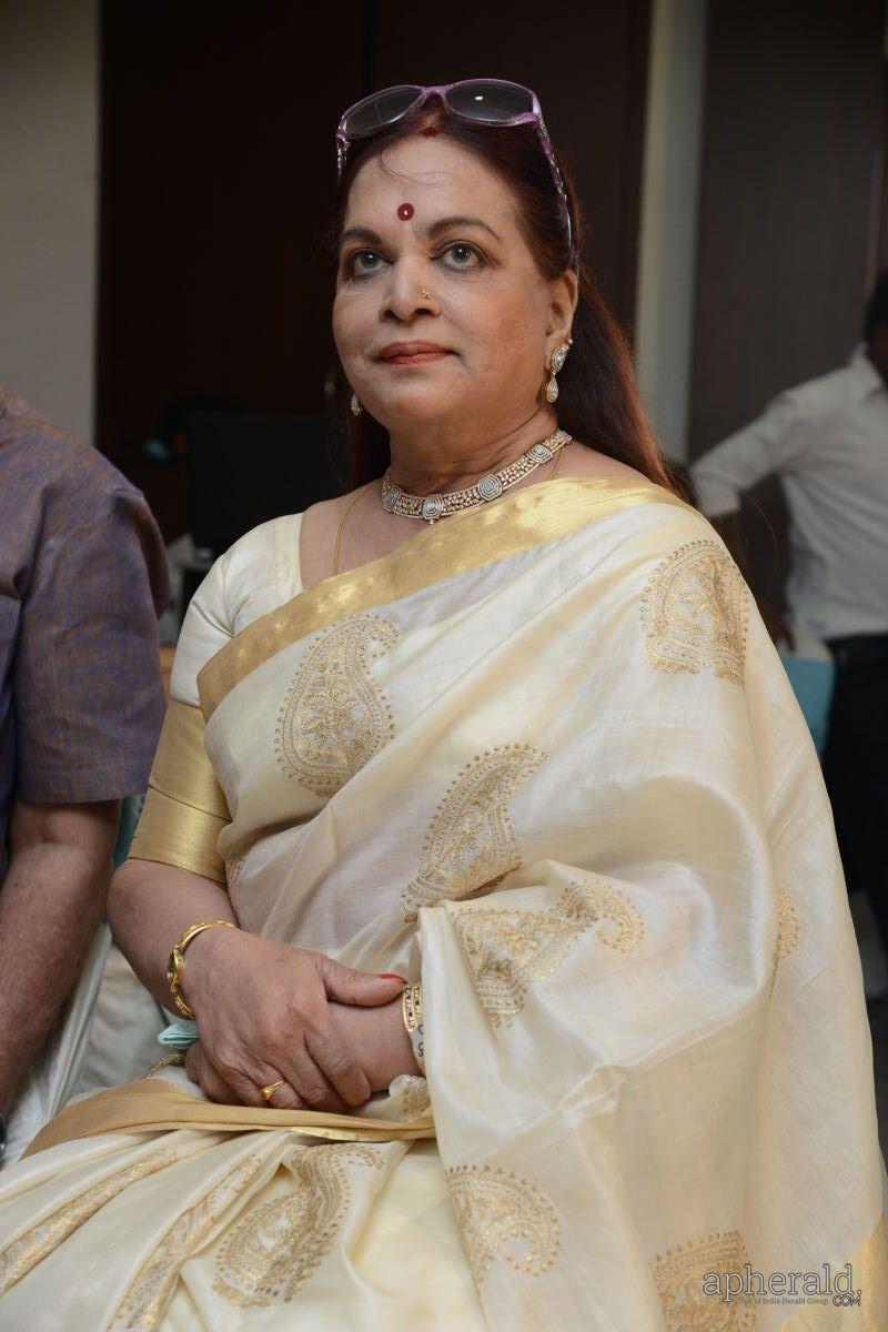 Ina Istam Nuvvu Press Meet Pics