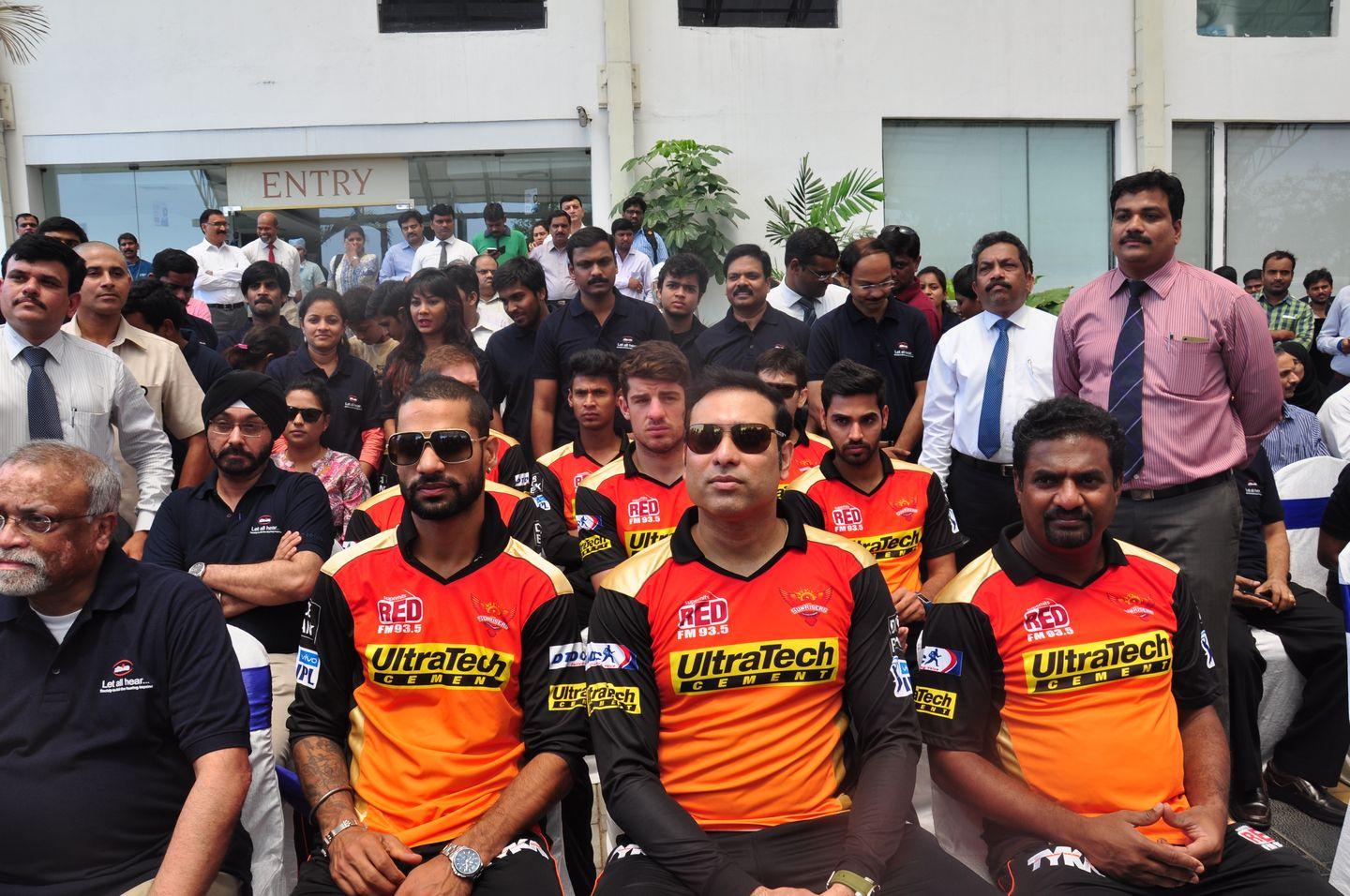 IPL Sunrisers Team Felicitates Apollo Doctors Photos