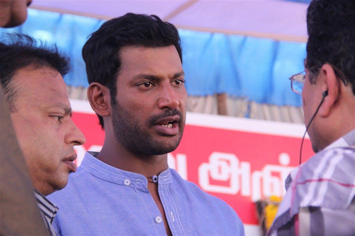 Isari Velan 29th Memorial Day Function Photos
